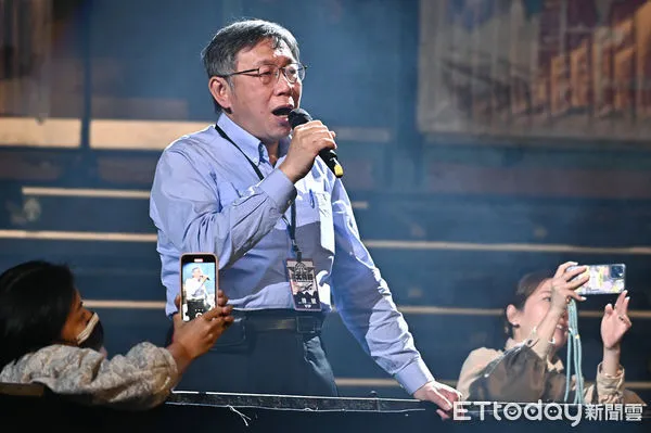 ▲▼黃明志【大飛機世界巡迴演唱會】台北站，嘉賓柯文哲。（圖／記者李毓康攝）