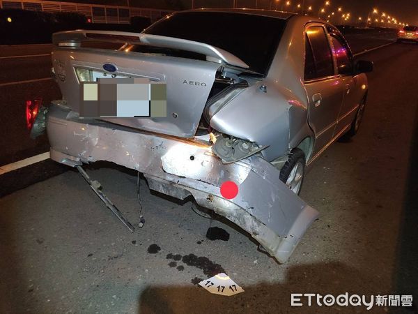 ▲▼國道1號北上台中南屯7車連環撞!21歲男女噴飛雙亡。(圖/記者許權毅翻攝)