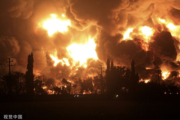 ▲▼印尼煉油廠爆炸。（圖／CFP）