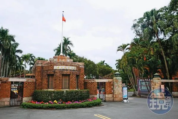 周男高中時是羽球選手，畢業後以體保生身分進入台大（圖）就讀。