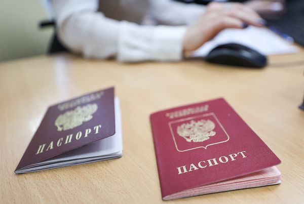 ▲▼ 俄羅斯護照。（圖／CFP）