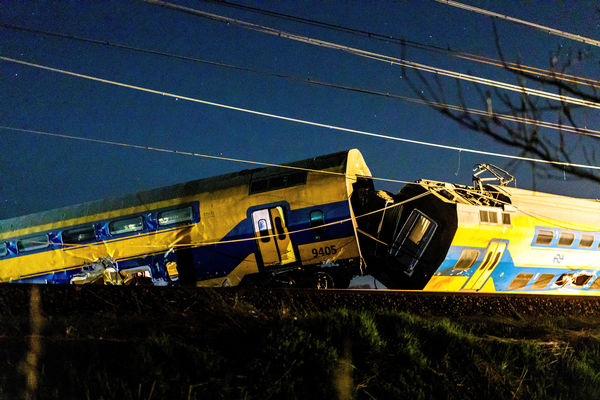 ▲▼ 荷蘭4日列車出軌。（圖／路透）