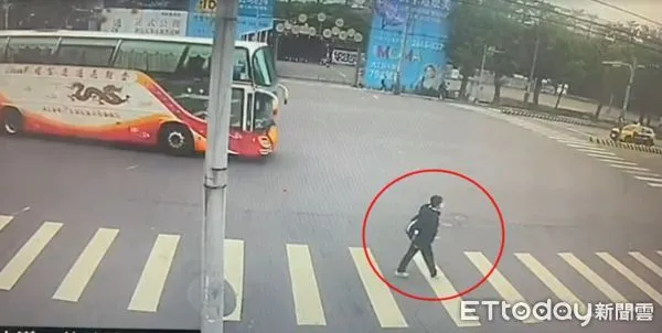 ▲▼             失蹤女大生最後身影。（圖／記者鄧木卿翻攝）