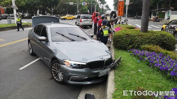 ▲▼             台北市中山南路濟南路口發生嚴重車禍。（圖／記者黃彥傑攝）