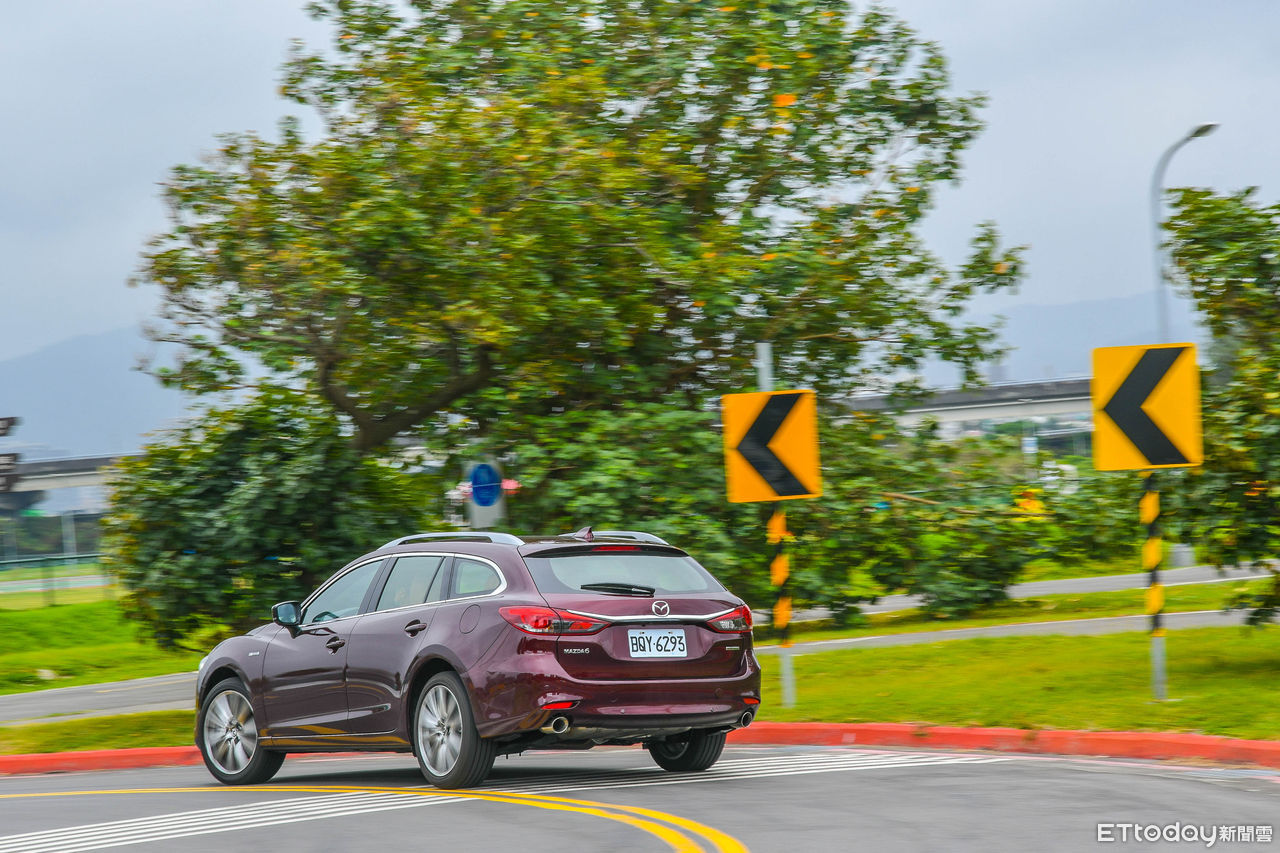 ▲喜迎車系20週年紀念，台灣Mazda特別引進Mazda 6 Wagon紀念版。（圖／記者徐煜展攝，以下同）