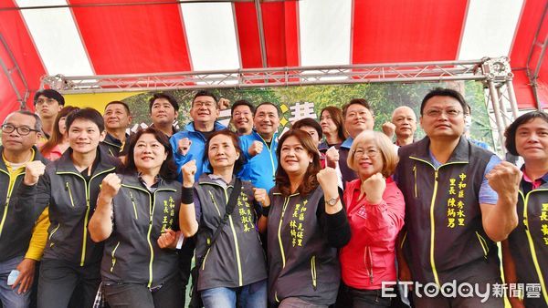 ▲見證瓦磘溝「水生態」蛻變 侯友宜：傾聽民意解決問題。（圖／新北市水利局提供）