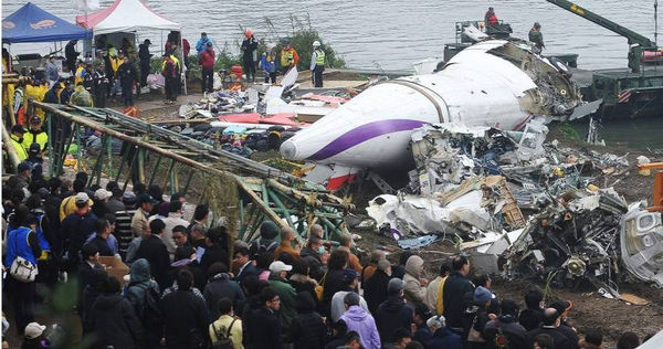 復興航空235號班機2015年2月4日因人為疏失墜毀基隆河，造成43人死亡。（圖／報系資料照）