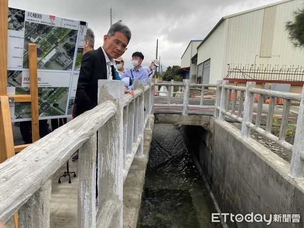 ▲▼水利署長賴建信視察吉安鄉光華排水應急工程改善情形。（圖／花蓮縣政府提供，下同）