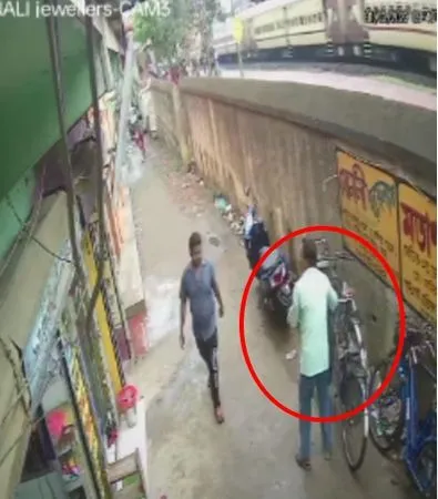 ▲▼             。（圖／翻攝自YouTube／Hosen Sekh）