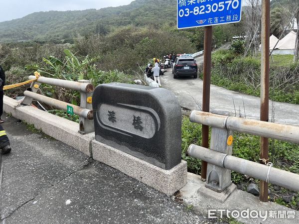 ▲台11線嚴重事故，花蓮客運衝下橋，傷亡不明 。（圖／記者柯政誟翻攝）