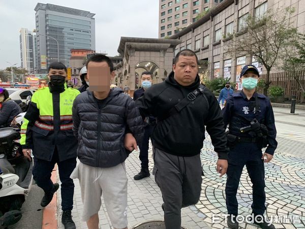 ▲▼台中外役監受刑人姜建利逃獄原因只是「不想再進去」，警方在板橋火車站前逮捕。（圖／民眾提供）