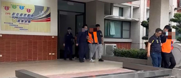 ▲彰化員林警分局逮捕犯嫌，救出人頭戶。（圖／記者唐詠絮翻攝）