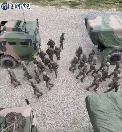 ▲▼環台軍演畫面曝光！解放軍：奪取「制海權、制空權」塑造圍島懾壓。（圖／翻攝玉淵譚天）