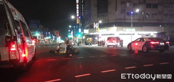 高雄博愛一路、九如二路口車禍。（圖／記者吳奕靖翻攝）