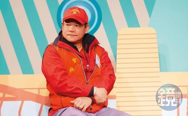 號稱全台攤位數最多的北市環南市場爆發黑箱爭議，上百攤商串聯指控林勝東涉超收電費。