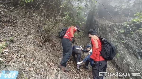 ▲▼             台中夫妻登長壽山迷路。（圖／記者哈勇嘎奧翻攝）