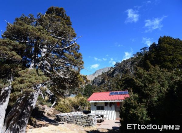 ▲▼1名登山客11日因重感冒意識模糊在雪山翠池山屋待救，苗栗縣消防局已經申請直升機救援。（資料照片／記者蔡文淵翻攝）