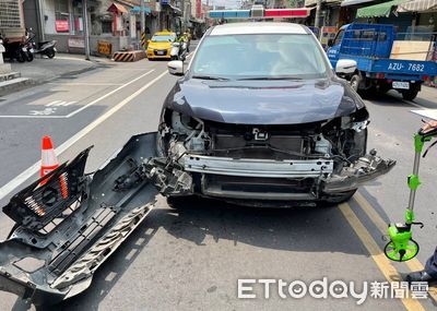 女通緝犯「車太髒」被警盯上　加速逃逸撞警車！遭上銬逮捕