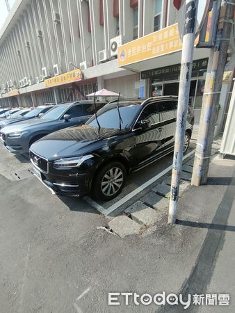 ▲交通隊近年來更增添多輛瑞典產S90及XC90進口車。（圖／記者楊漢聲翻攝）