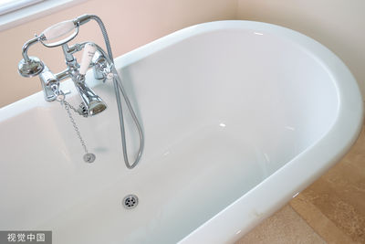 日23歲女「全裸倒浴室」　隔日亡！全身詭異瘀青　男友稱不知情