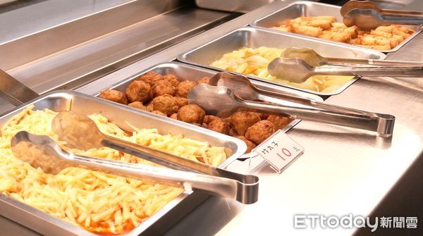 圖 台東大學自助餐「4菜160」萬人驚　價錢