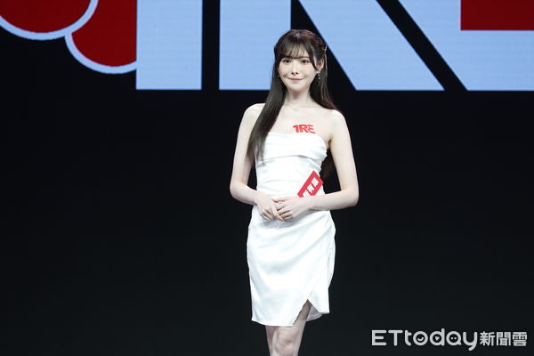 ▲▼《台北國際成人展》行前記者會，來自日本兩大人氣AV女優新有菜、櫻空桃出席，場外吸引了眾多粉絲前來應援。（圖／記者湯興漢攝）