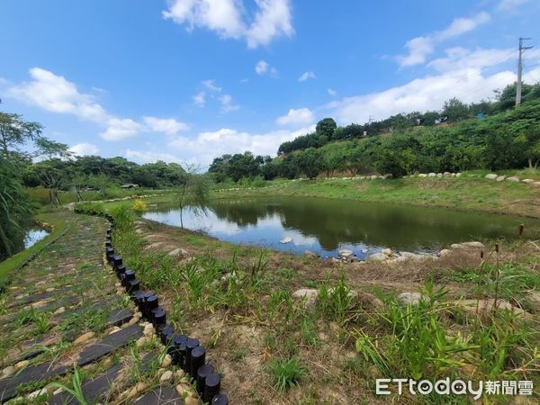 ▲新竹縣峨眉鄉活化後的農塘有助在地六級化產業發展，獲優良農建獎殊榮。（圖／水保局提供）