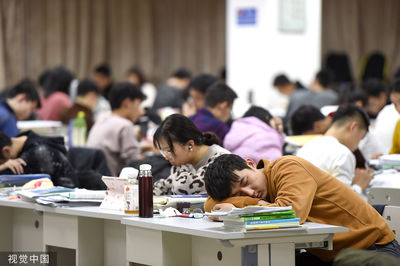 南信大期末考遭洩題　老師誤當成複習卷發下去…學生被召回重考