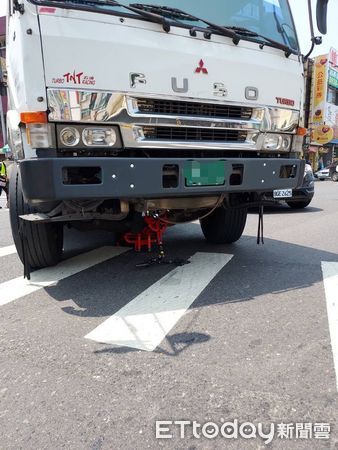 ▲▼橋頭死亡車禍             。（圖／記者陳宏瑞攝）