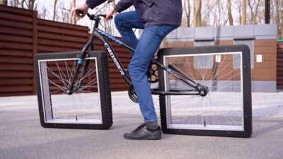 美工程師打造「方輪自行車」真的可騎！　影片4天破百萬觀看