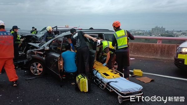 ▲▼國三後龍嚴重車禍。（圖／記者蔡文淵攝）