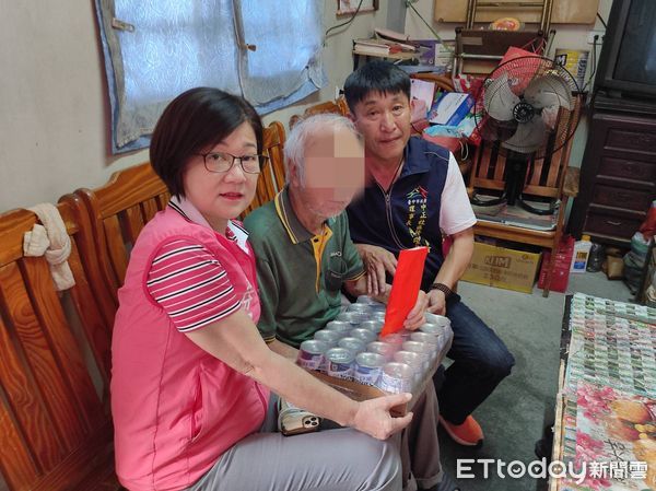 ▲▼台中一名女子臨終前不忘叮嚀「叫爸爸要吃飯」，民間募捐辦理後事，並希望完成女兒遺願。（圖／市議員張芬郁提供，下同）