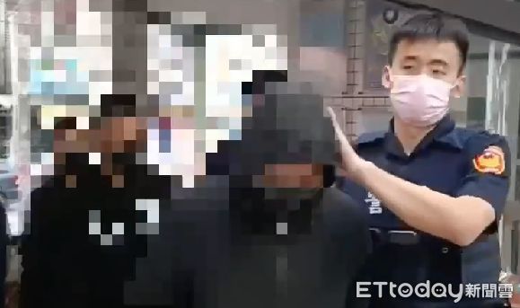 ▲▼不爽女友和男性友人講電話，男友大暴怒，派人砸車放鞭炮耍狠。（圖／記者戴上容翻攝）