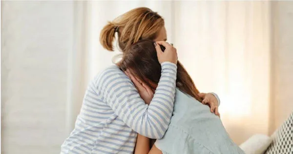 女網友接到詐騙電話，4張電影票慘被坑走18萬元。（示意圖／翻攝自pexels）