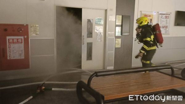 ▲▼             苗栗醫院火警。（圖／記者蔡文淵翻攝）