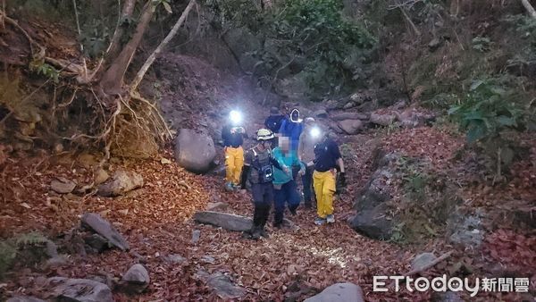 ▲屏東消防人員來義集棚山救援            。（圖／記者陳崑福翻攝，下同）