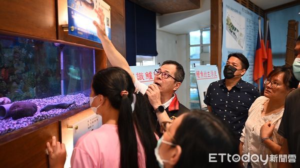 ▲▼銅蘭國小80名親子前來體驗食魚教育活動。（圖／花蓮縣政府提供，下同）