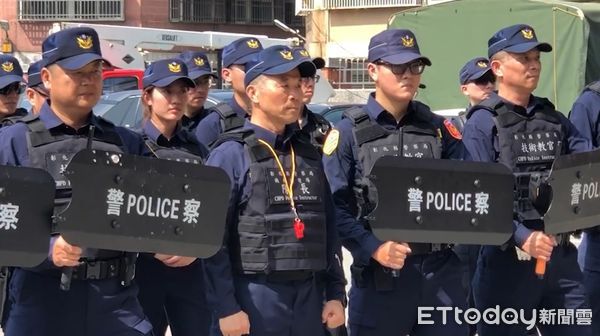 ▲▼大甲媽遶境，彰化縣警局「機動應變隊」44名菁英警力首度曝光。（圖／記者唐詠絮翻攝）