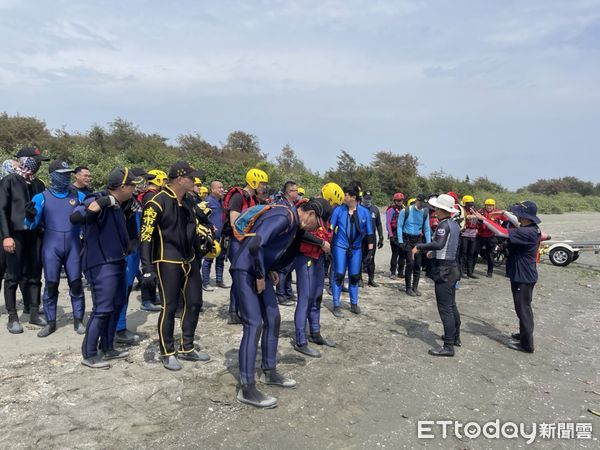 ▲台南市消防局第六大隊為加強消防人員體力、肌力與爆發力，並強化救溺技能，於18、19日上午在永華訓練中心辦理新式7項體能測驗。（圖／記者林悅翻攝，下同）