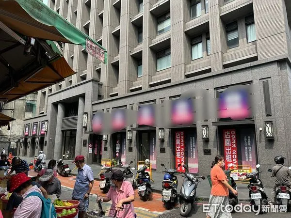 ▲▼板橋新古屋「新板時尚」緊鄰湳雅夜市，近期社區成交單價約在5字頭以上。（圖／記者賴志昶攝）