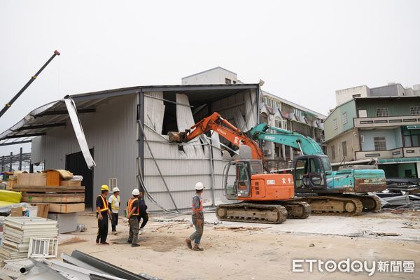 ▲竹縣府強力拆除湖口農地違章　預告5月再拆一處。（圖／新竹縣政府提供）