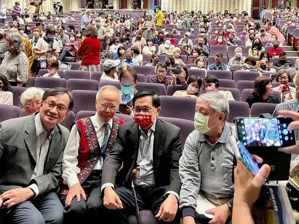 ▲▼陳水扁參加「台灣國寶」王明哲舉行的「歌頌台灣」音樂會。（圖／翻攝自Facebook／陳水扁新勇哥物語）