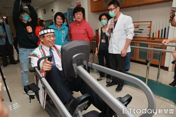 ▲國際扶輪社捐贈南投偏鄉復健設備，提供可近性物理治療服務。（圖／南投縣政府提供，下同）
