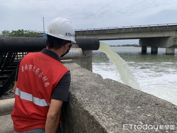 ▲由於鋒面影響台南易有短延時強降雨，台南市長黃偉哲提醒民眾出門務必注意天氣變化及行車安全。（圖／記者林悅翻攝，下同）