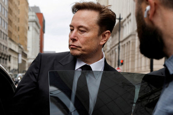 ▲▼電動車大廠特斯拉的執行長馬斯克（Elon Musk）表示，特斯拉（Tesla）很可能在今年推出全自動駕駛科技。（圖／路透）