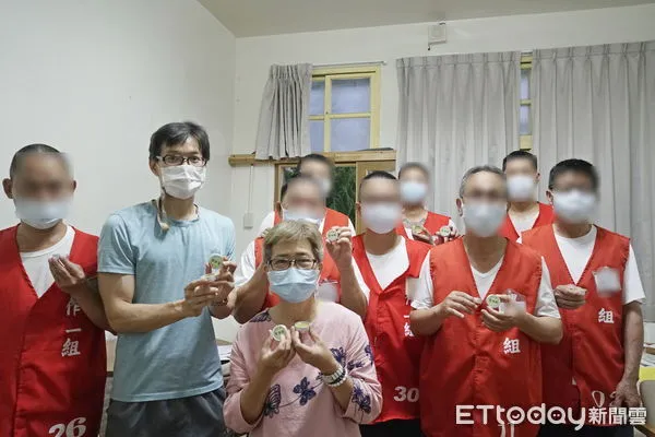 ▲收容人製作薑膏。（圖／記者楊漢聲翻攝）