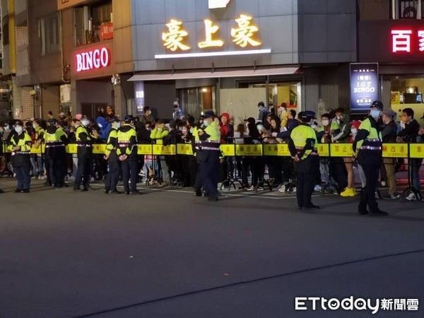 ▲大甲媽鑾轎行經民生地下道警方佈下重重警力。（圖／ETtoday資料照）