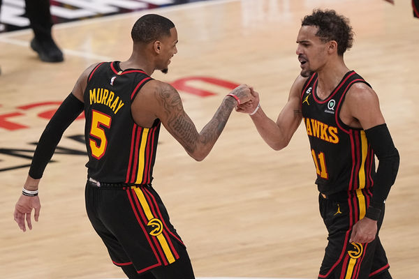 ▲▼ 楊恩（Trae Young）、莫瑞（Dejounte Murray）。（圖／達志影像／美聯社）