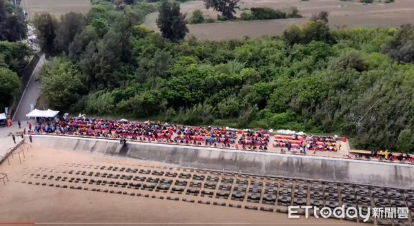 ▲▼金門4月22日、4月23日兩日舉辦金寧鄉石蚵文化季活動，包含千人剝蚵、祕訪石蚵林等活動。（圖／記者林名揚翻攝）