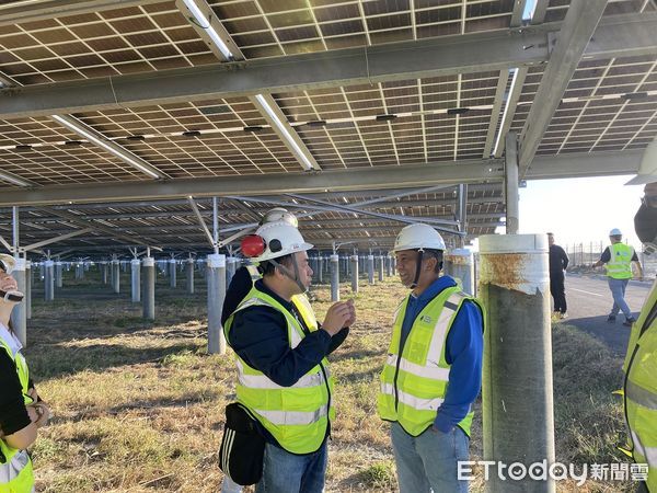 ▲韋能能源於雲林離島工業區打造全台太陽光電單一案場最高發電量的離岸光電島，以潔淨能源推動地方產業轉型。（圖／記者蔡佩旻翻攝）